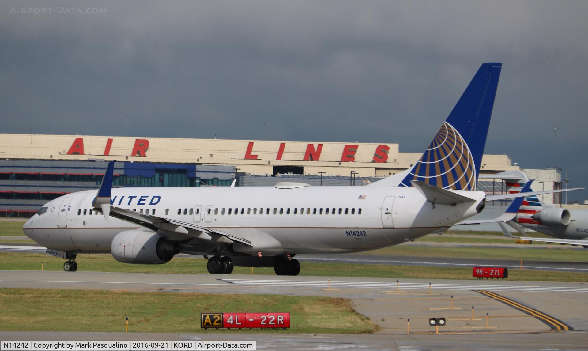 N14242, 1999 Boeing 737-824 C/N 28805, Boeing 737-800