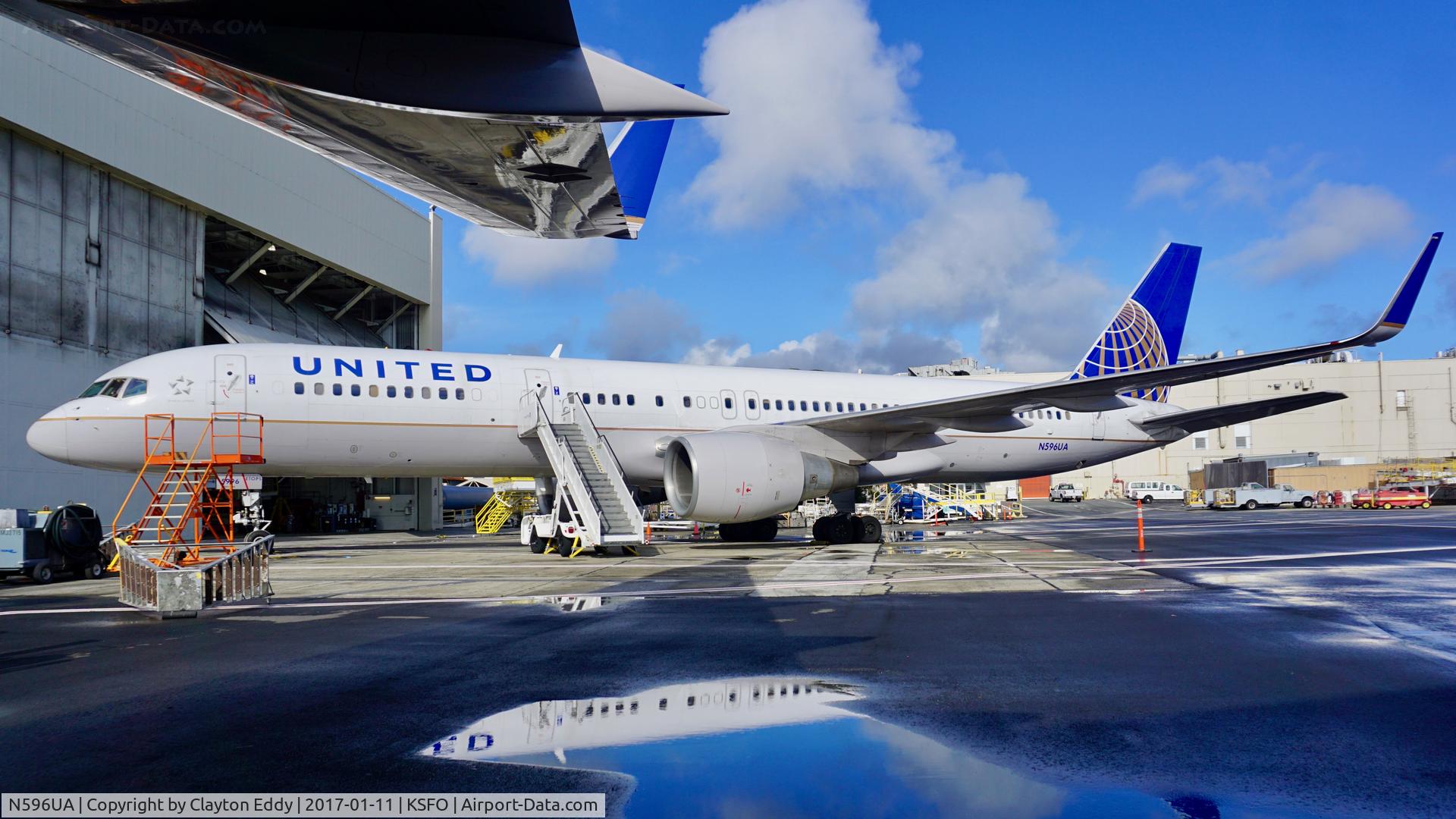N596UA, 1998 Boeing 757-222 C/N 28749, SFO 2017