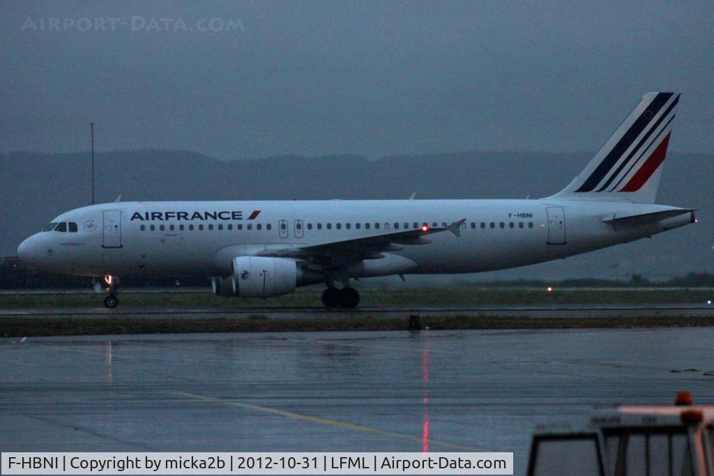 F-HBNI, 2011 Airbus A320-214 C/N 4820, Taxiing