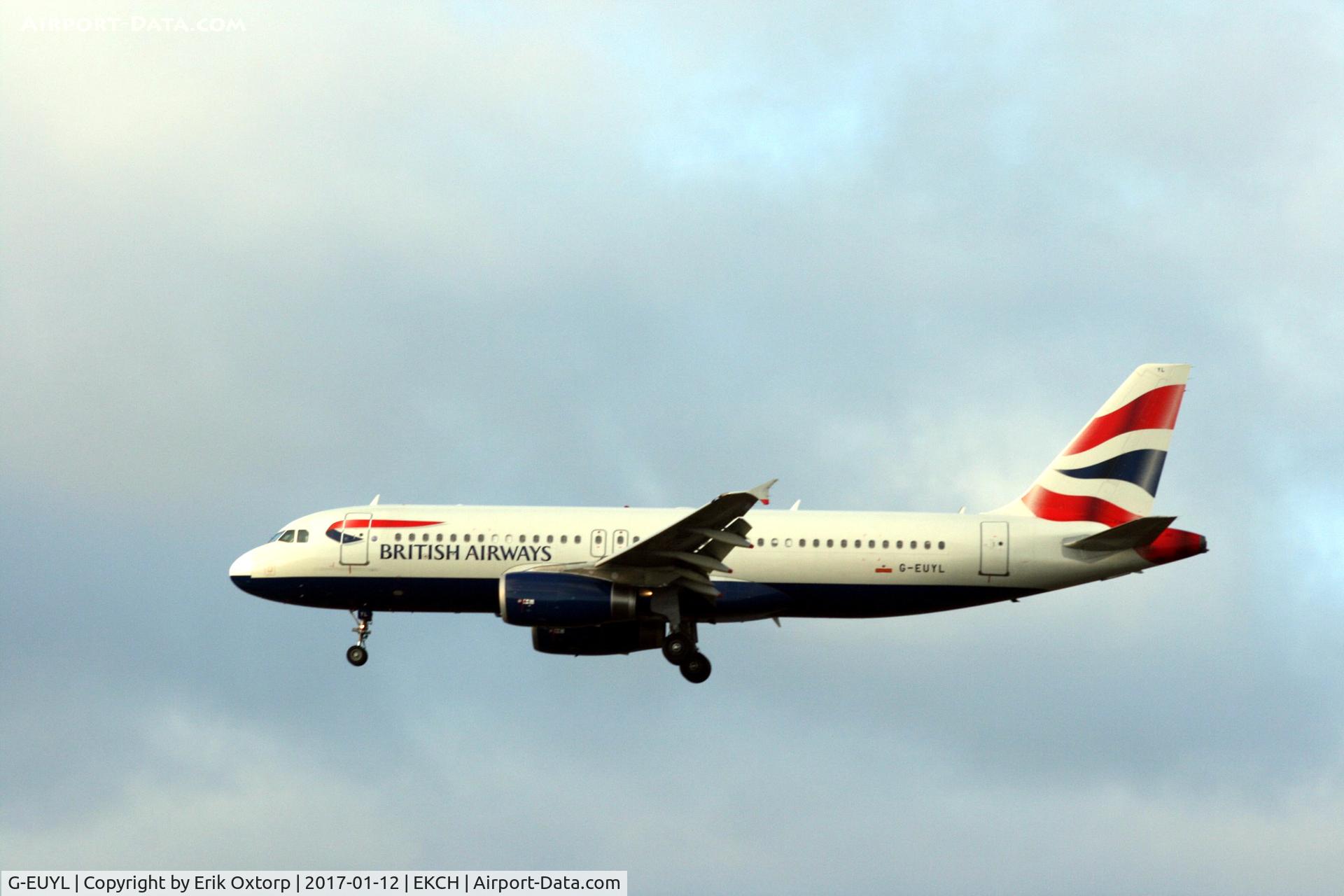 G-EUYL, 2011 Airbus A320-232 C/N 4725, G-EUYL landing rw 22L