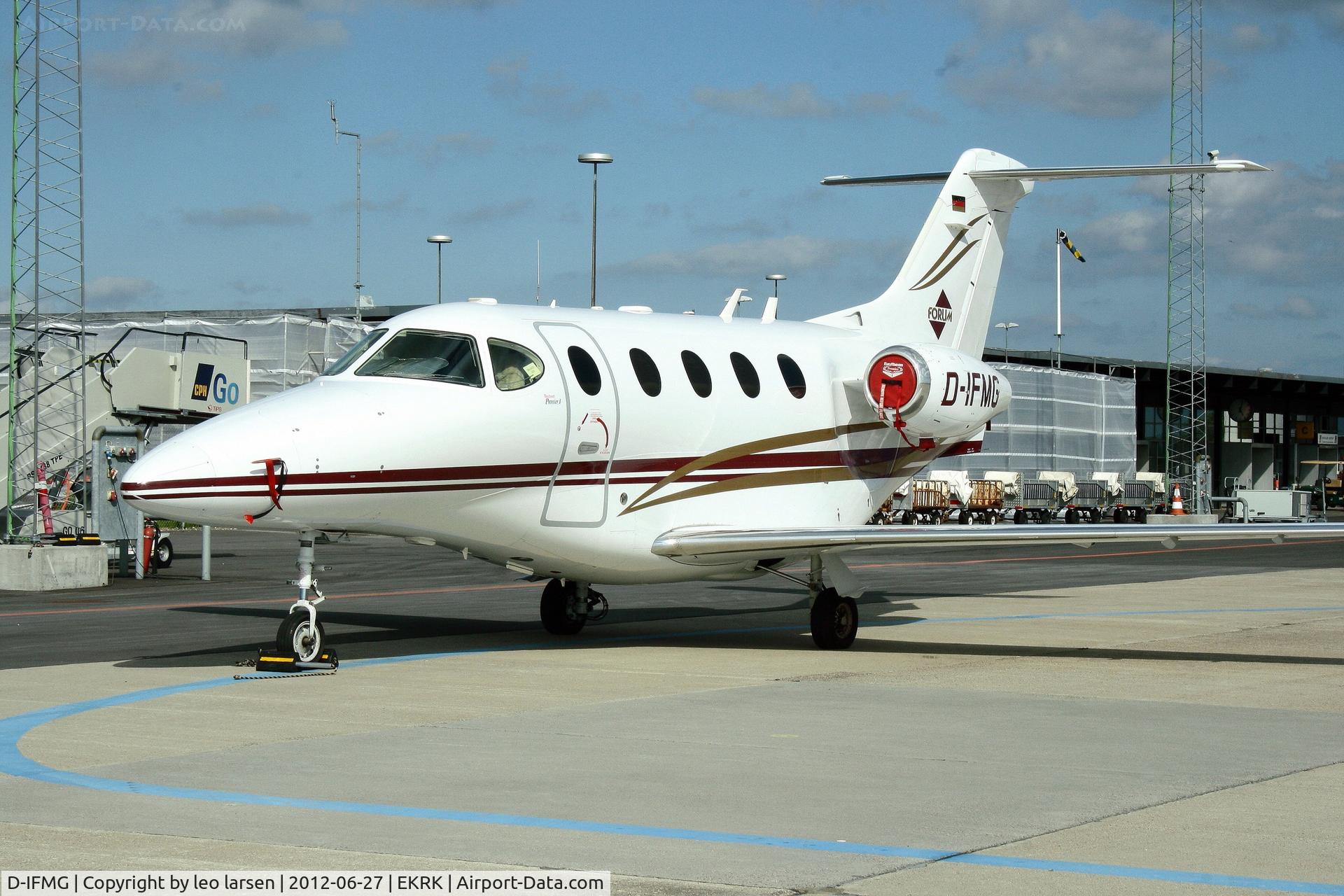 D-IFMG, 2004 Raytheon 390 Premier 1 C/N RB-109, Roskilde 27.6.2012