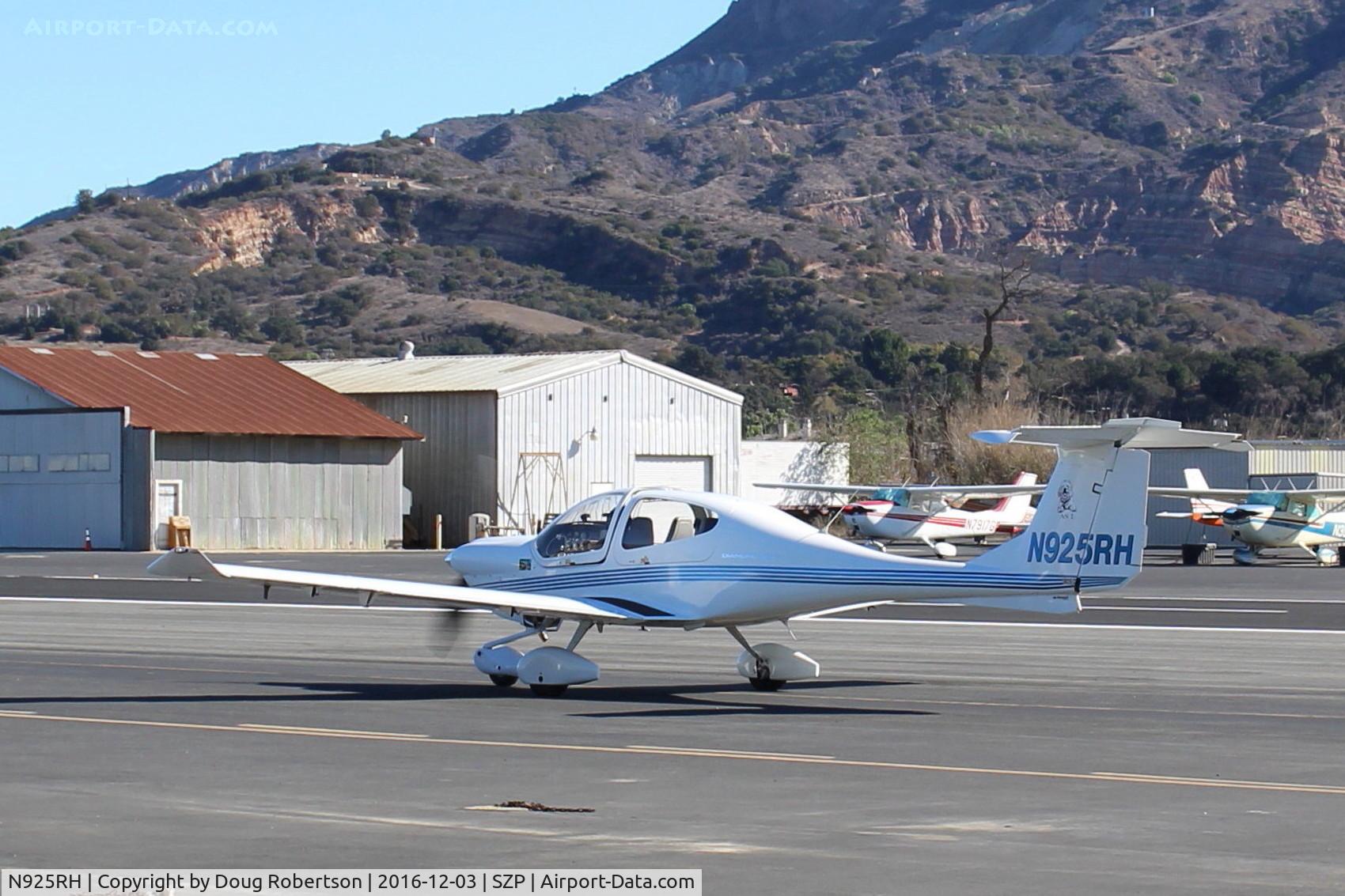 N925RH, 2002 Diamond DA-40 Diamond Star C/N 40.212, 2002 Diamond Acft. Inds. DA40 DIAMOND STAR, Lycoming IO-360-MIA+ 180 Hp, taxi to Rwy 22
