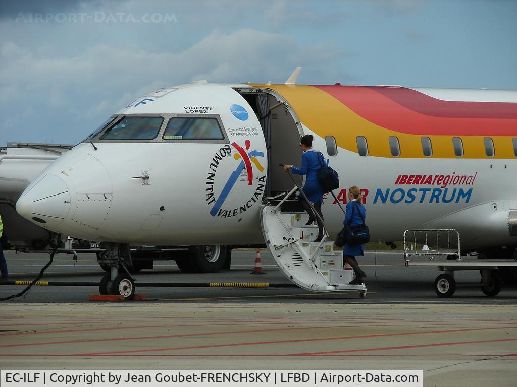 EC-ILF, 2003 Canadair CRJ-200 (CL-600-2B19) C/N 7746, crew boarding