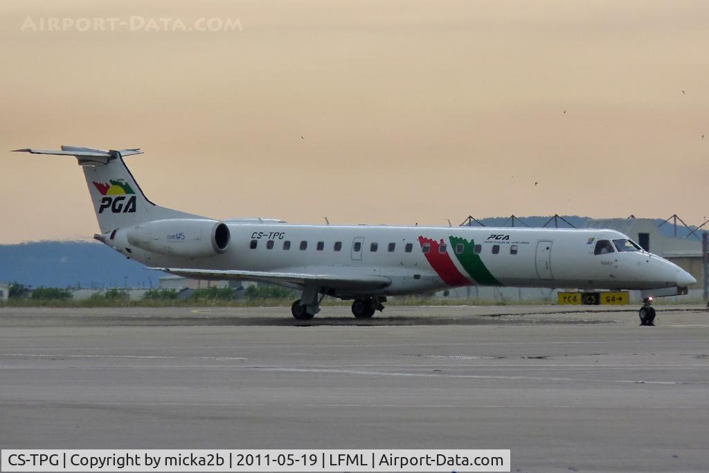 CS-TPG, 1997 Embraer EMB-145EP (ERJ-145EP) C/N 145014, Taxiing