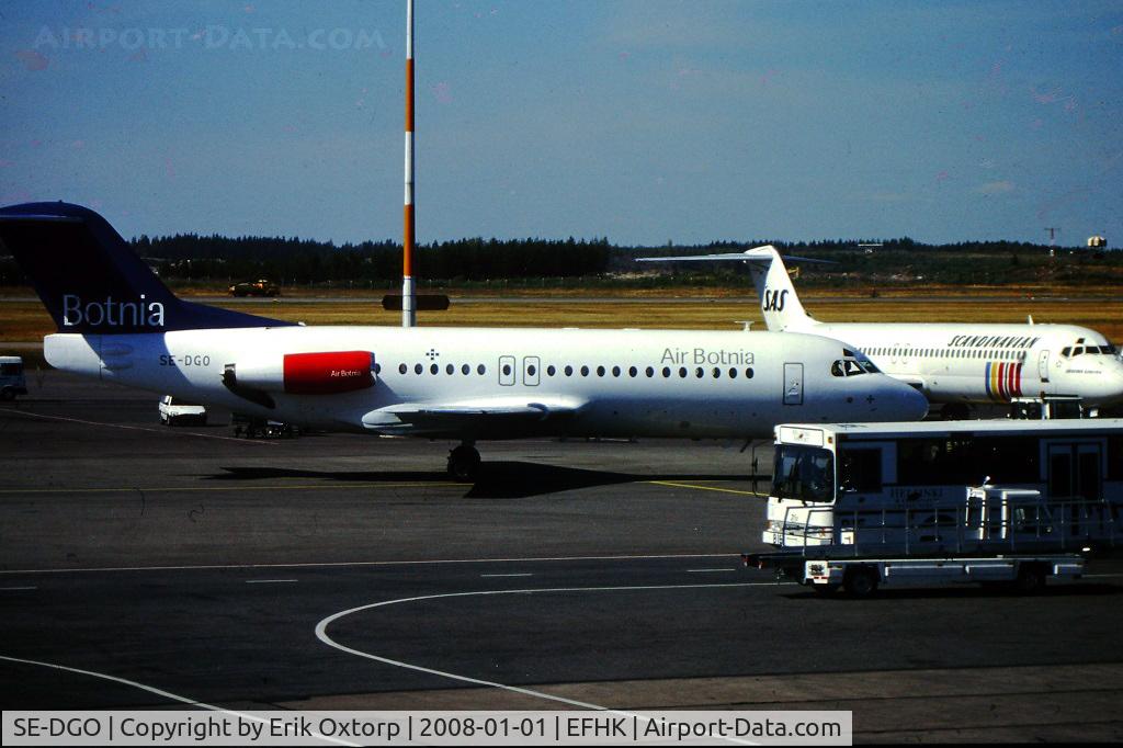 SE-DGO, 1982 Fokker F-28-4000 Fellowship C/N 11190, SE-DGO in HEL JUL99
