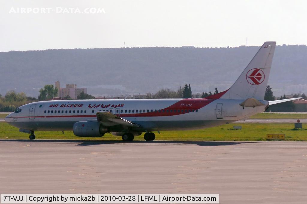 7T-VJJ, 2000 Boeing 737-8D6 C/N 30202, Taxiing