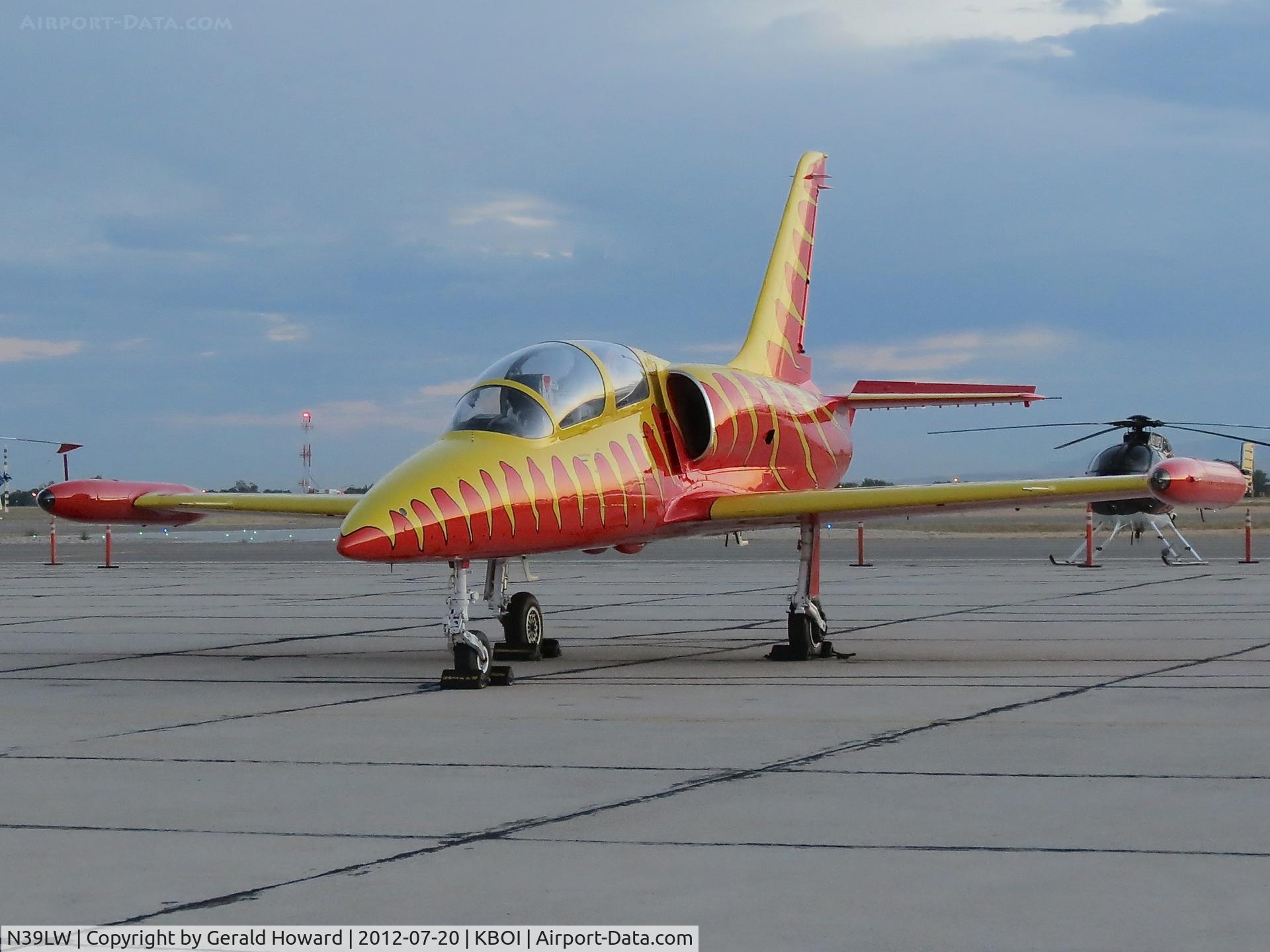 N39LW, 1981 Aero L-39C Albatros C/N 132039, Parked on Western Aircraft ramp.