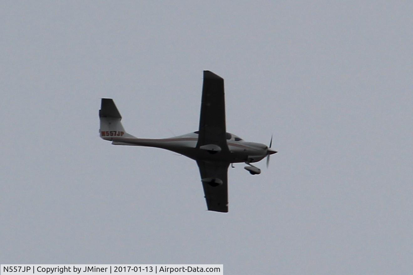 N557JP, Diamond DA-40 Diamond Star C/N 40.259, Flying over Carpentersville, IL