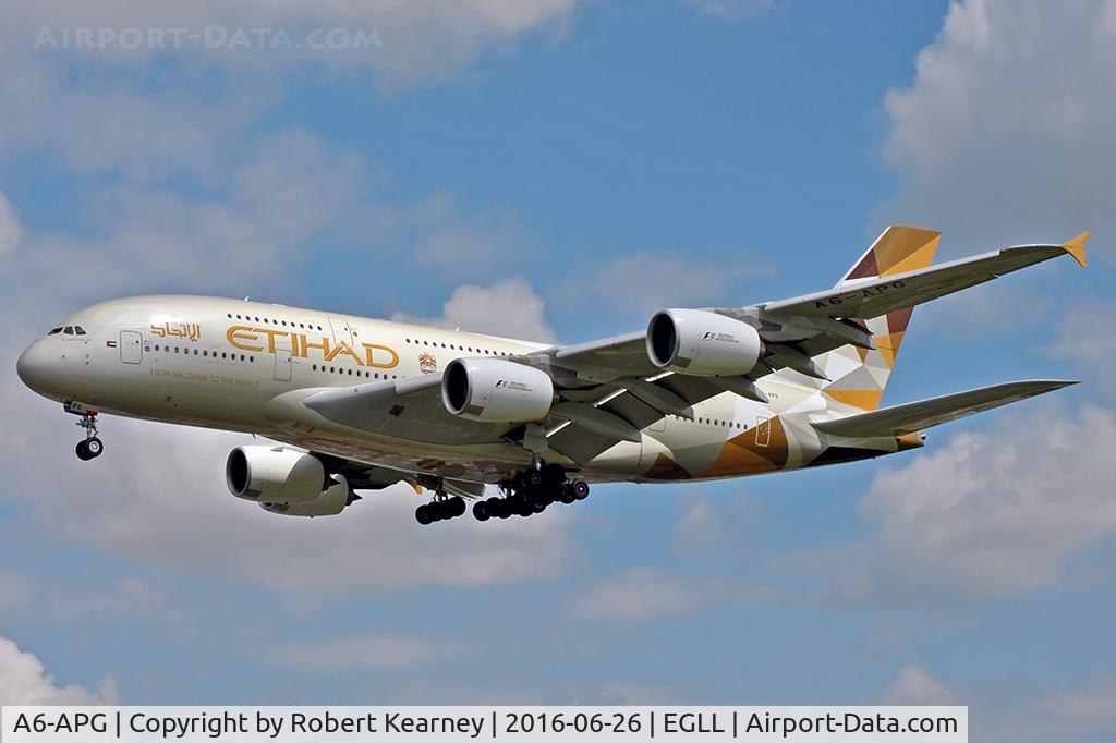A6-APG, 2015 Airbus A380-861 C/N 198, Arriving 27L