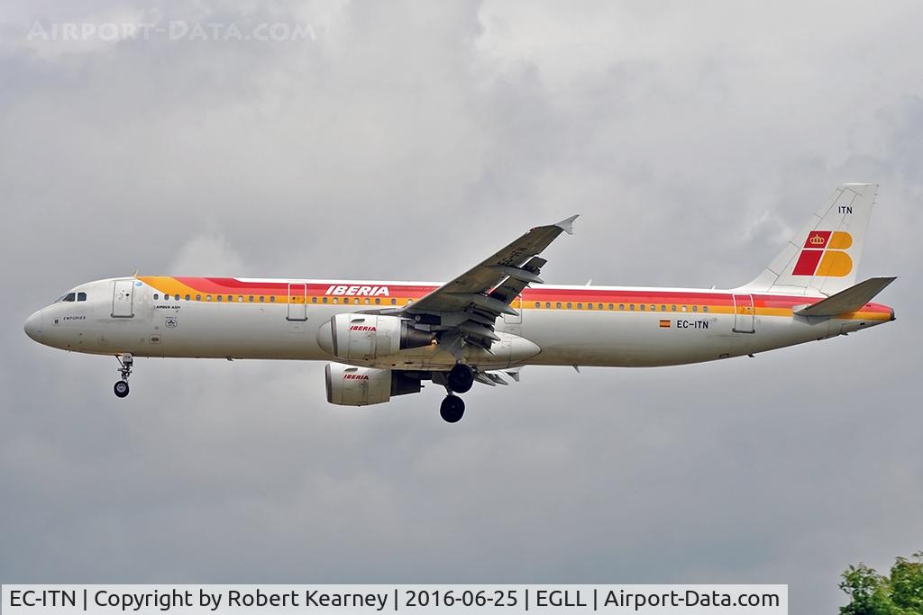 EC-ITN, 2003 Airbus A321-212 C/N 2115, Arriving 27L