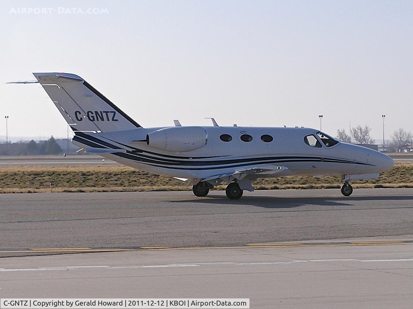 C-GNTZ, 2007 Cessna 510 Citation Mustang Citation Mustang C/N 510-0038, Taxing on Alpha to RWY 10L.