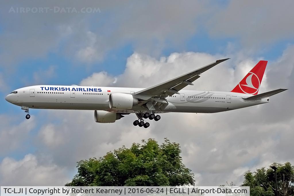 TC-LJI, 2016 Boeing 777-3F2/ER C/N 44130, Arriving 27L