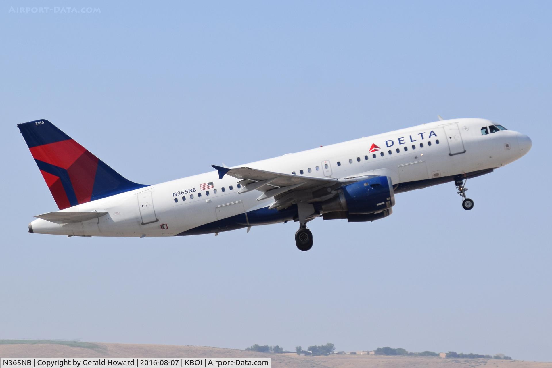 N365NB, 2003 Airbus A319-114 C/N 2013, Departing RWY 10L.