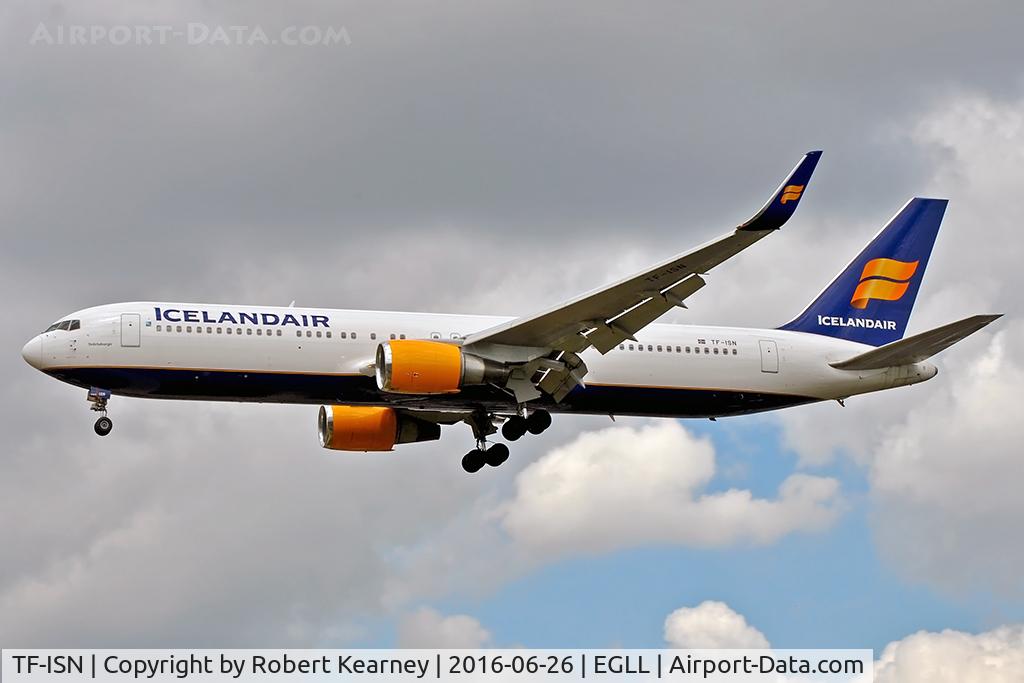 TF-ISN, 2000 Boeing 767-319 C/N 30586, Arriving 27L