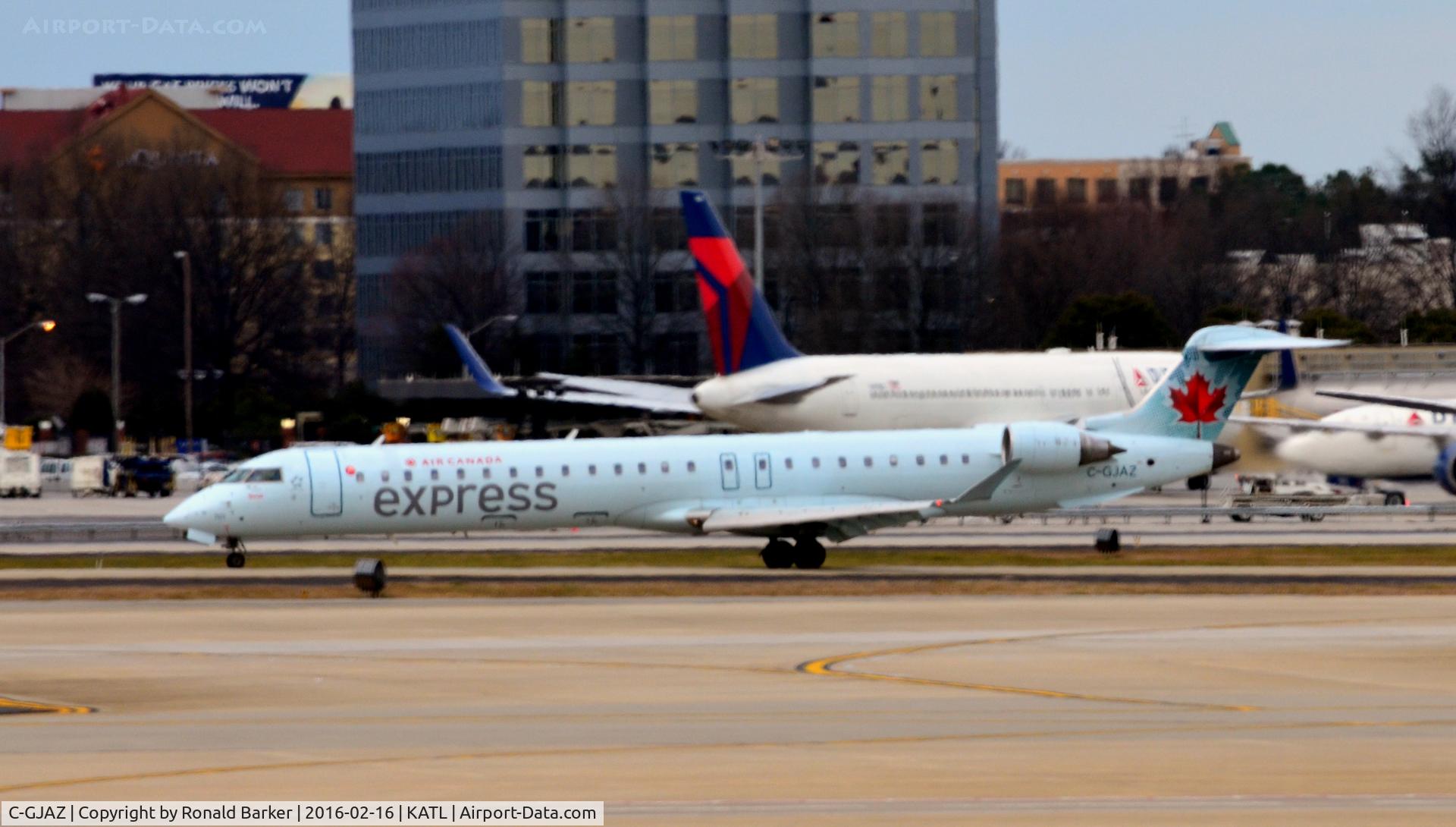 C-GJAZ, 2005 Canadair CRJ-705ER (CL-600-2D15) Regional Jet C/N 15036, Landing roll Atlanta