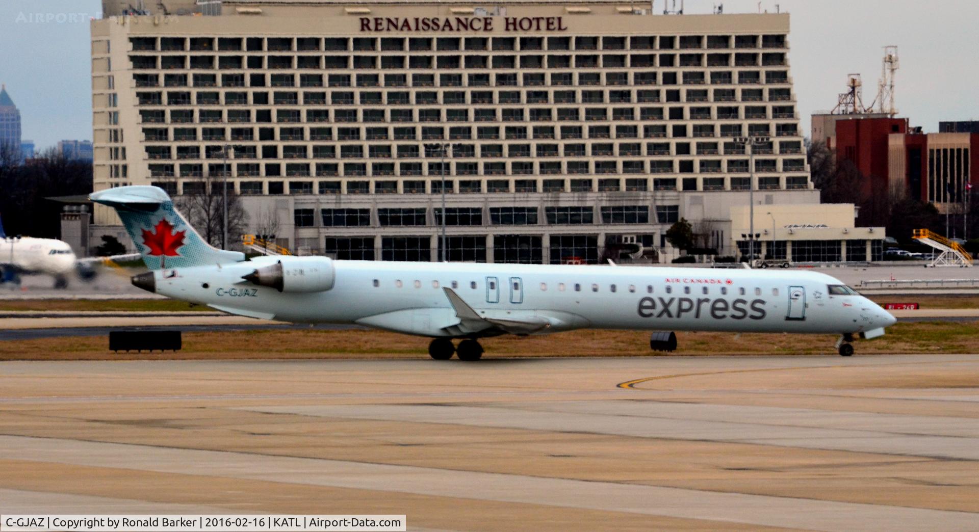 C-GJAZ, 2005 Canadair CRJ-705ER (CL-600-2D15) Regional Jet C/N 15036, Taxi Atlanta