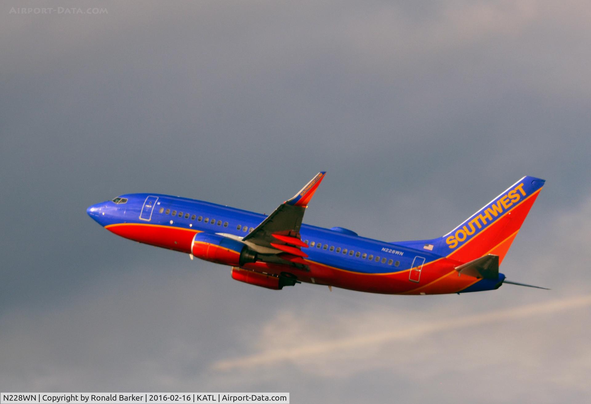 N228WN, 2005 Boeing 737-7H4 C/N 32496, Takeoff Atlanta
