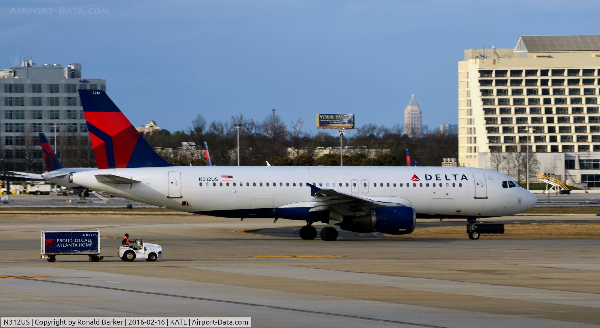 N312US, 1990 Airbus A320-211 C/N 152, Taxi Atlanta