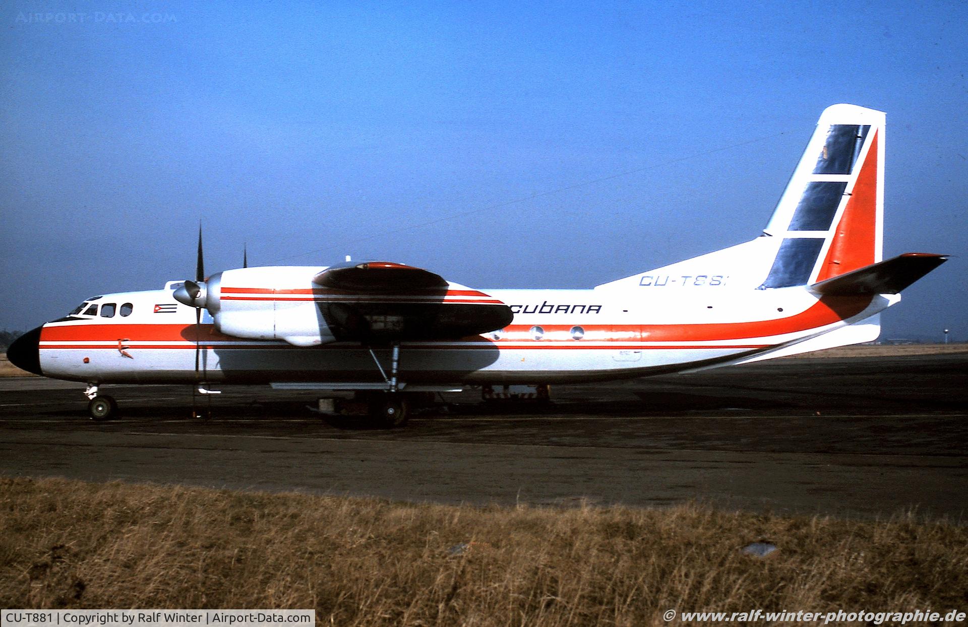 CU-T881, 1966 Antonov An-24V C/N 67302601, Antonow An-24V - Cubana de Avicion - CU-T881 - 1990