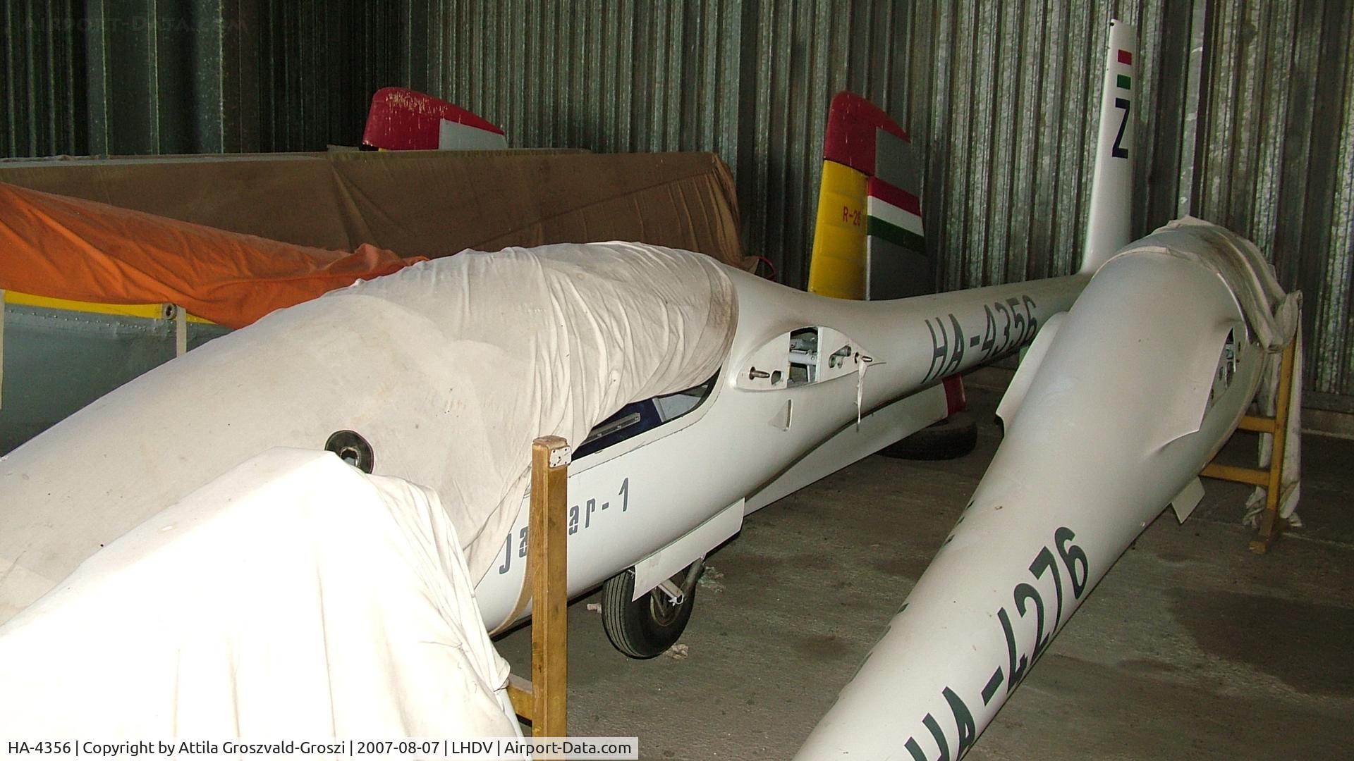 HA-4356, 1975 PZL-Bielsko SZD-32A Foka 5 C/N W-548, Dunaújváros Airport, Hungary