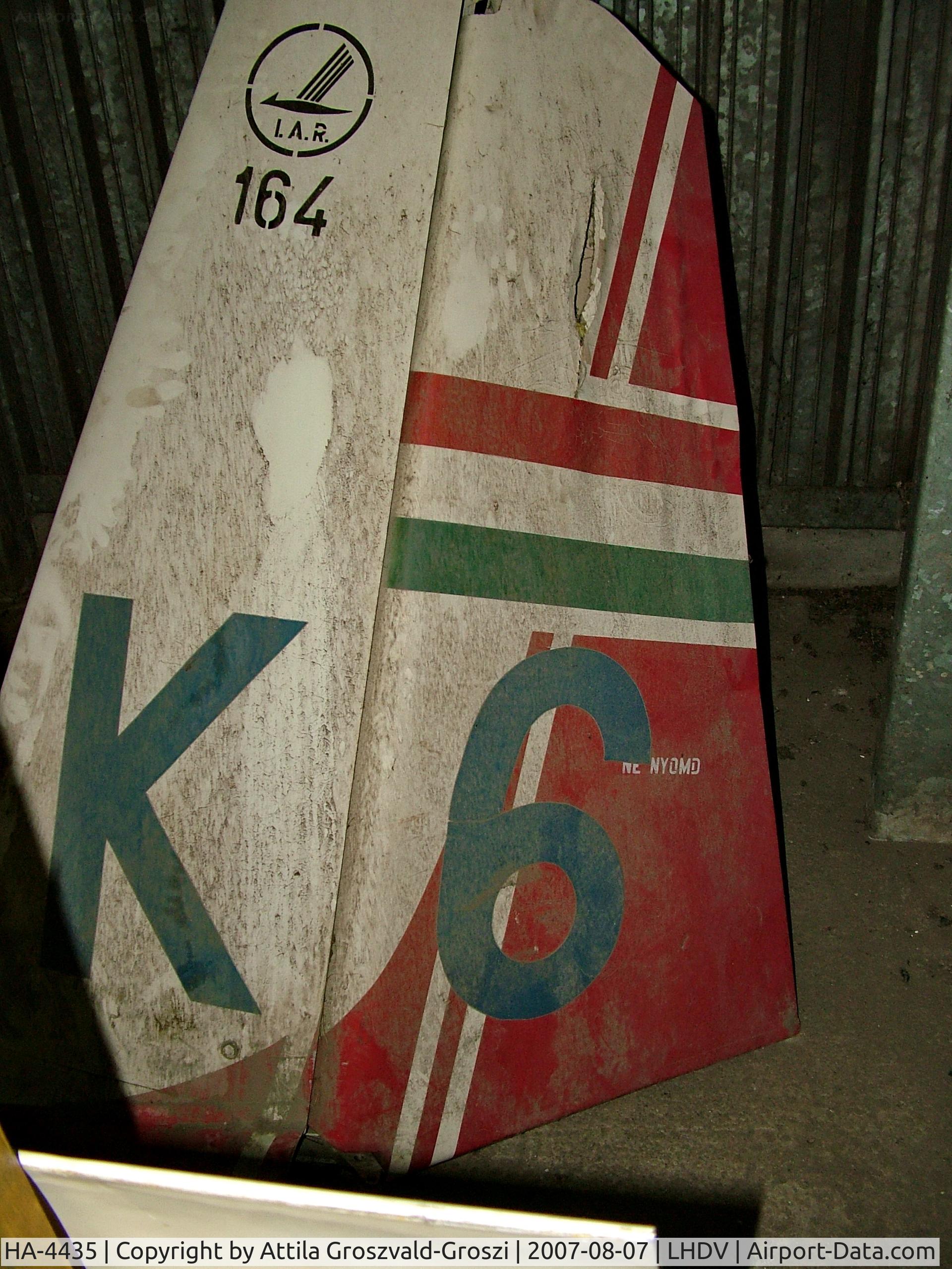 HA-4435, 1982 ICA-Brasov IS-29D2 C/N 164, Dunaújváros Airport, Hungary