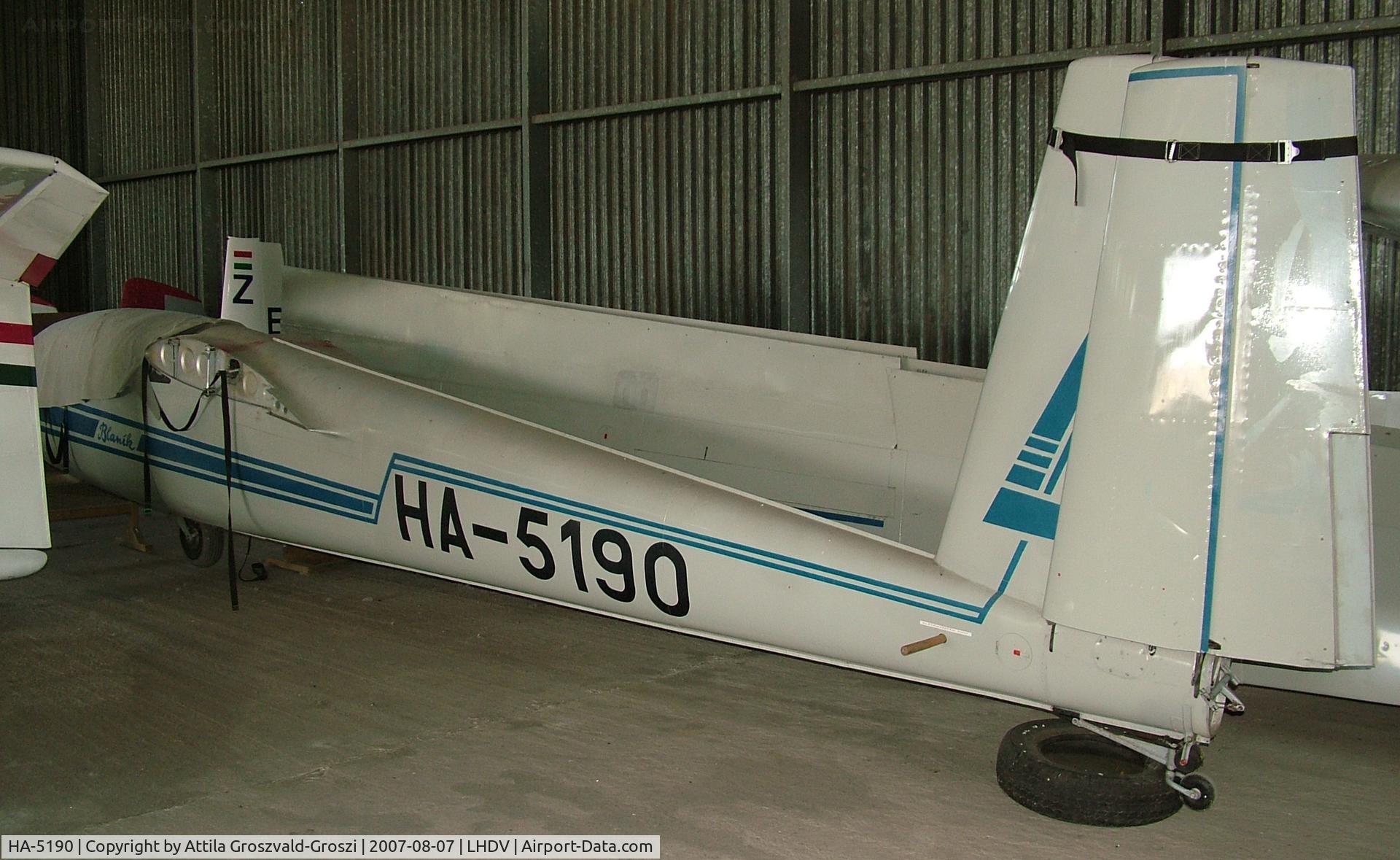 HA-5190, 1958 Let L-13 Blanik C/N 170210, Dunaújváros Airport, Hungary