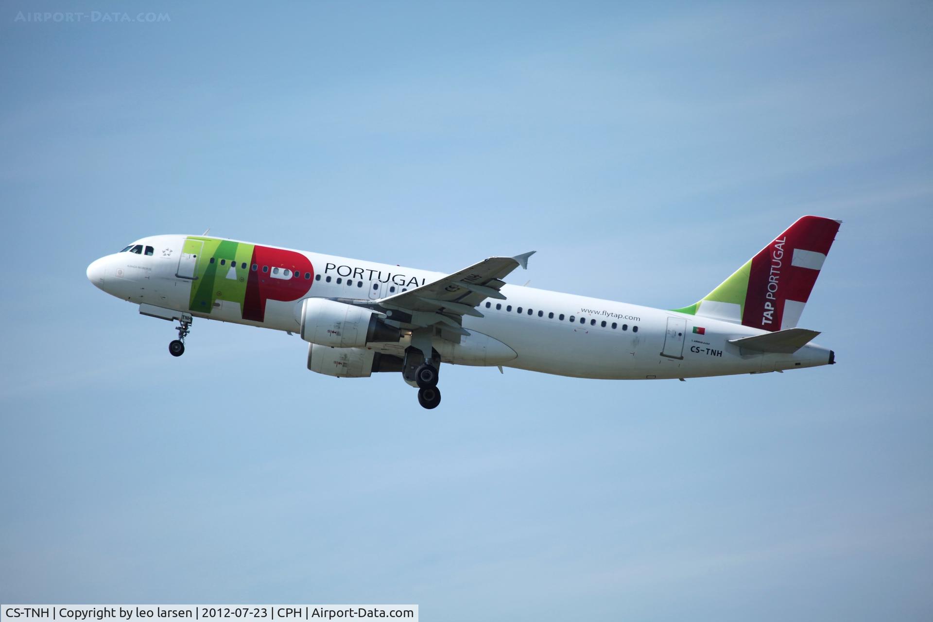 CS-TNH, 1999 Airbus A320-214 C/N 0960, Copenhagen 23.7.2012