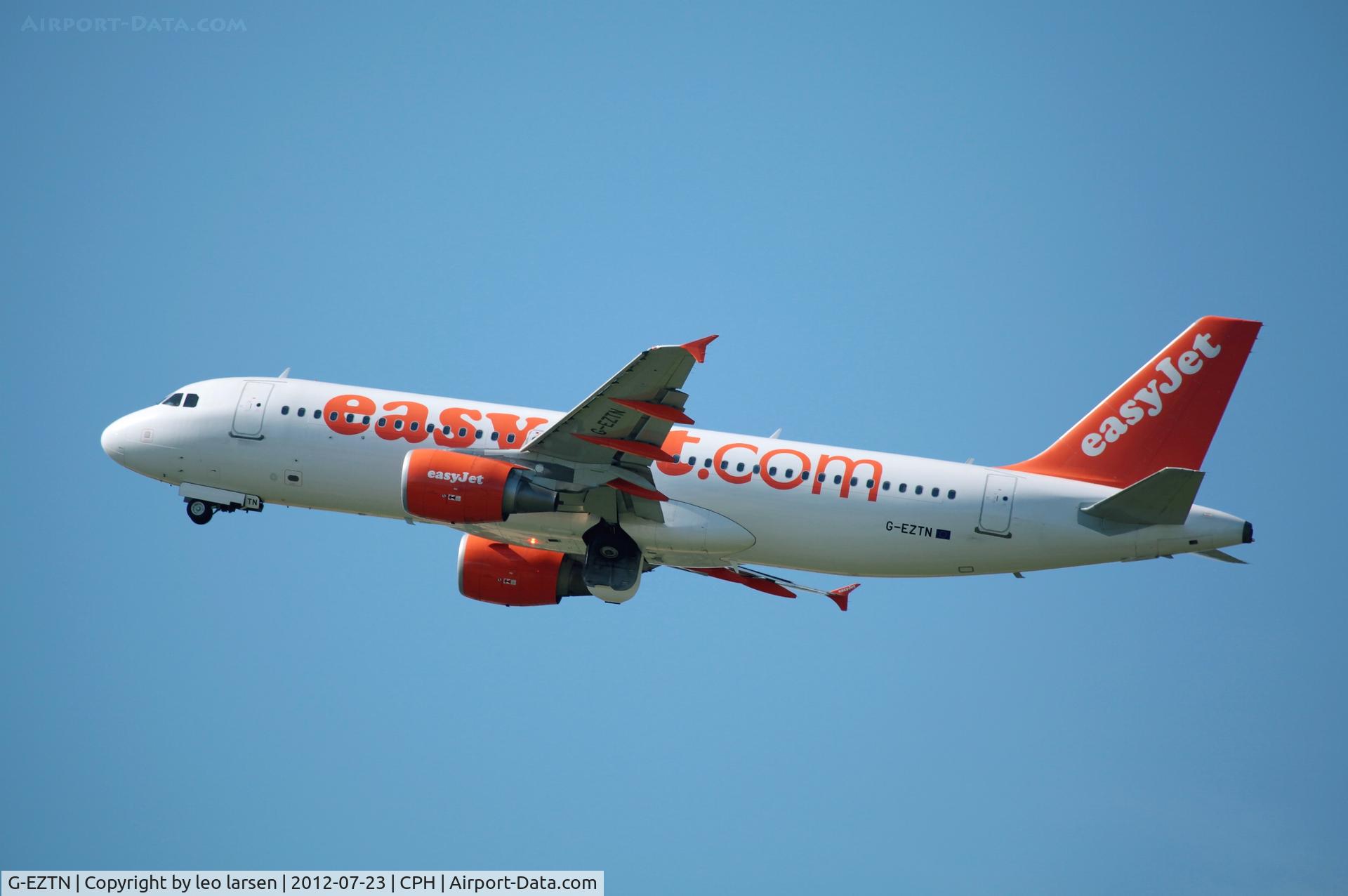 G-EZTN, 2009 Airbus A320-214 C/N 4006, Copenhagen 23.7.2012