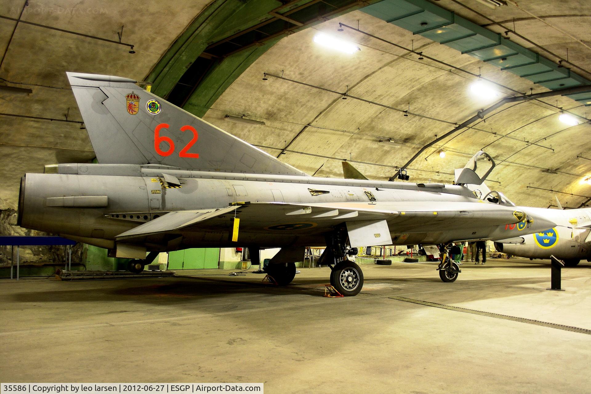 35586, 1969 Saab J-35J Draken C/N 35-586, Gøteborg Sæve 27.6.2012