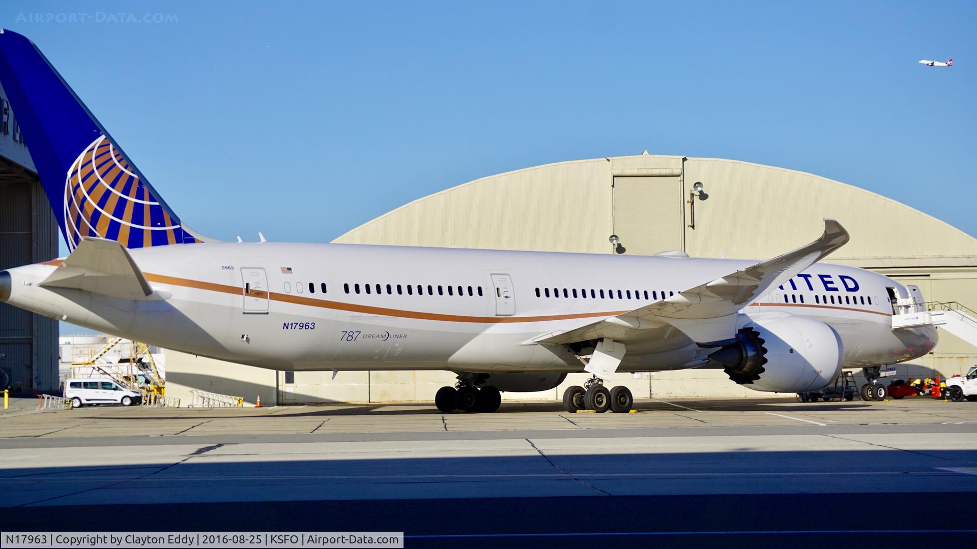 N17963, 2016 Boeing 787-9 Dreamliner C/N 37812, SFO 2016