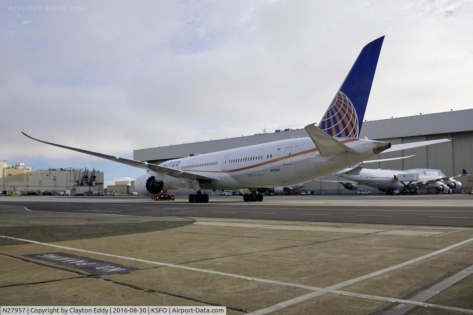 N27957, 2015 Boeing 787-9 Dreamliner C/N 36409, SFO 2016