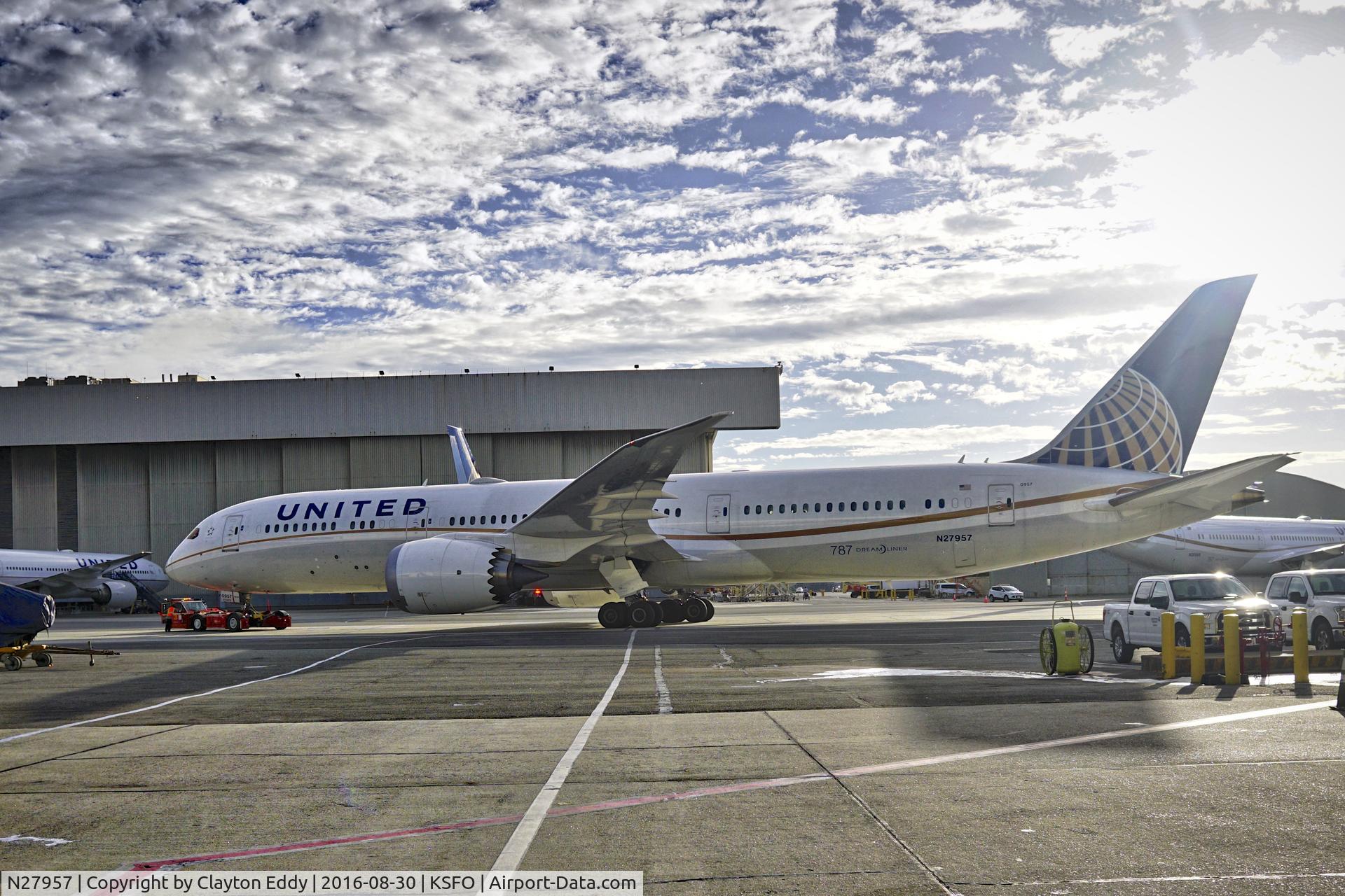 N27957, 2015 Boeing 787-9 Dreamliner C/N 36409, SFO 2016