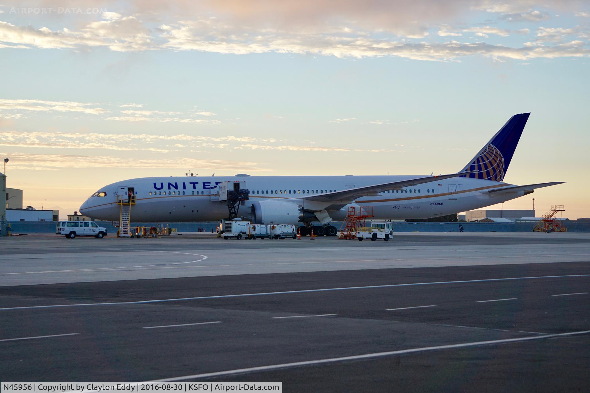 N45956, 2015 Boeing 787-9 Dreamliner C/N 40918, SFO 2016