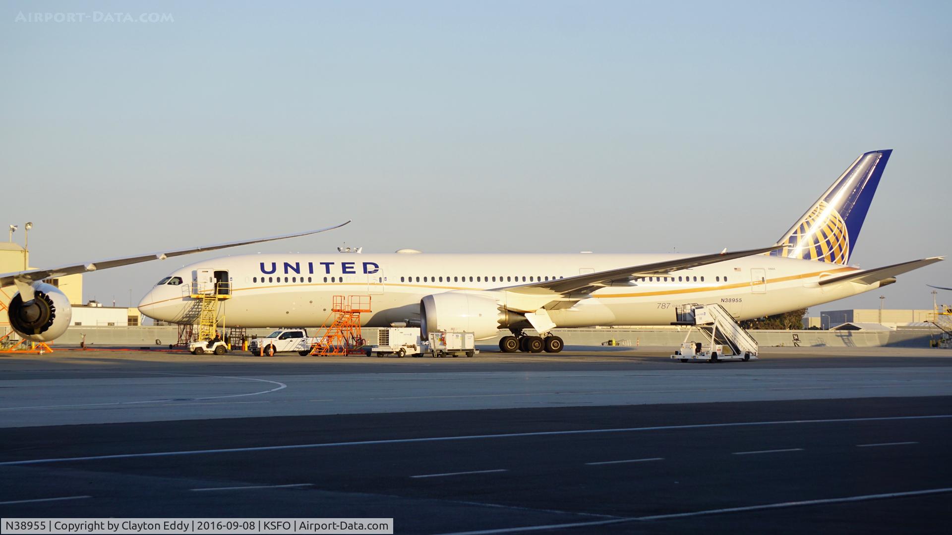 N38955, 2015 Boeing 787-9 Dreamliner C/N 37814, SFO 2016