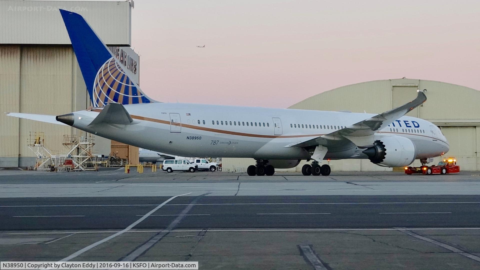 N38950, 2014 Boeing 787-9 Dreamliner Dreamliner C/N 36401, SFO 2016