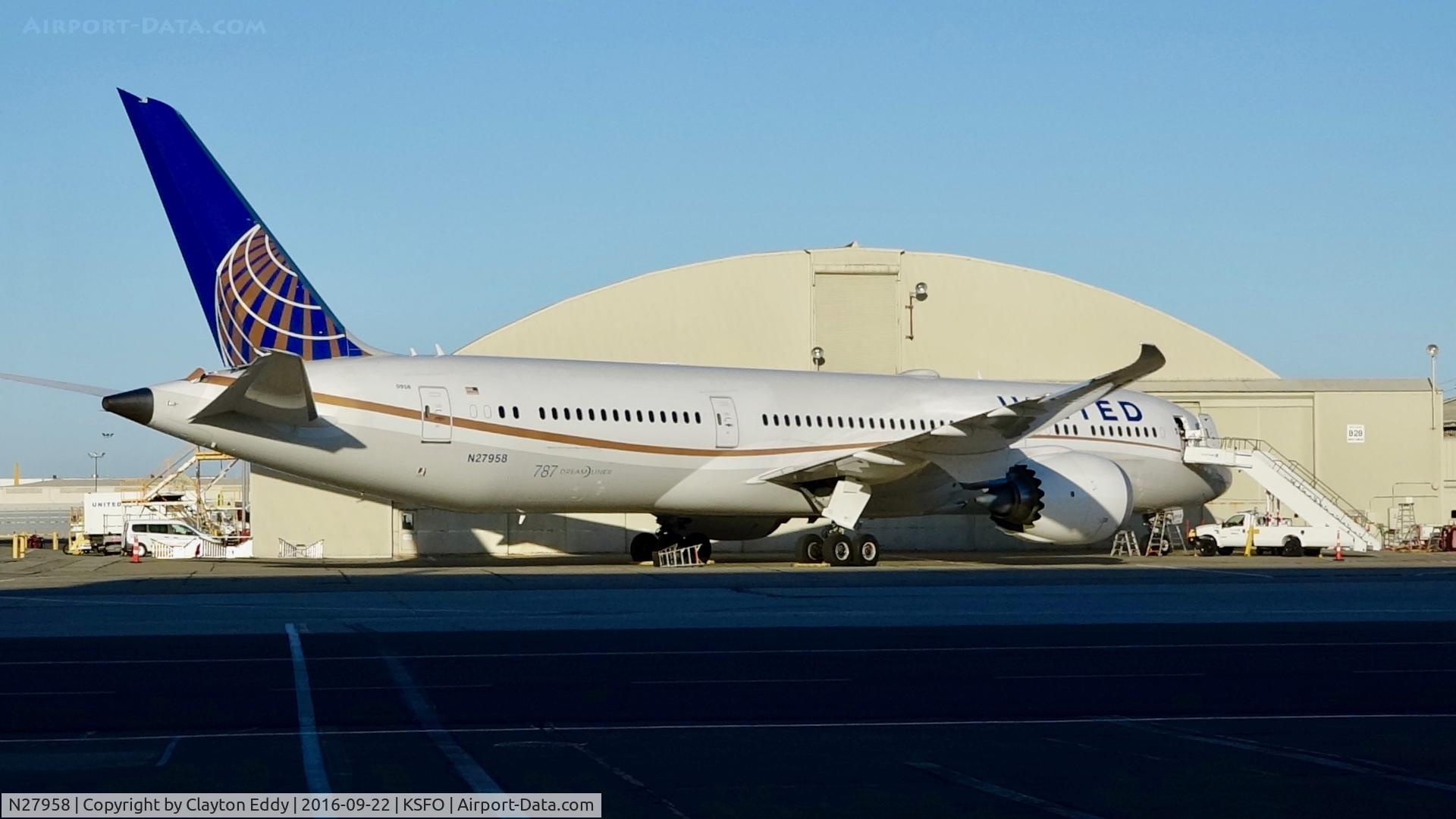 N27958, 2015 Boeing 787-9 Dreamliner C/N 36406, SFO 2016