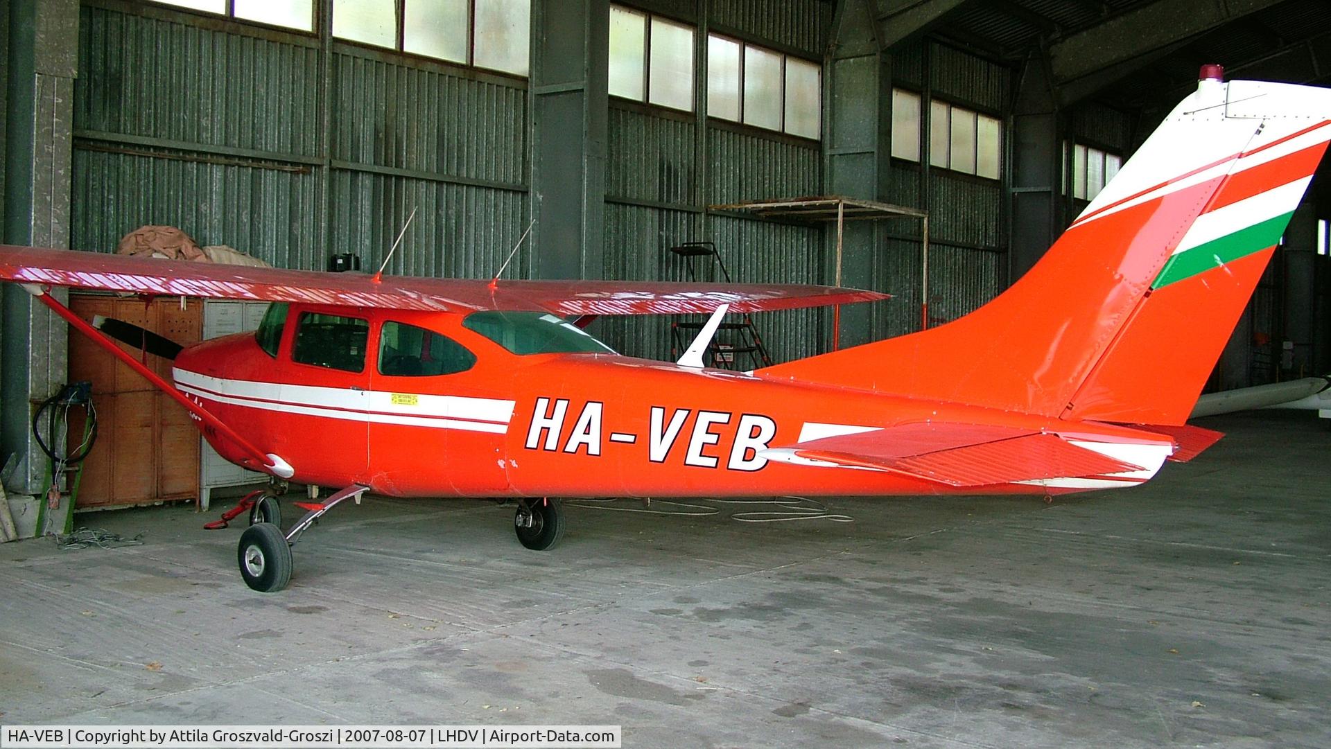 HA-VEB, Cessna 182G Skylane C/N 18255832, Dunaújváros Airport, Hungary