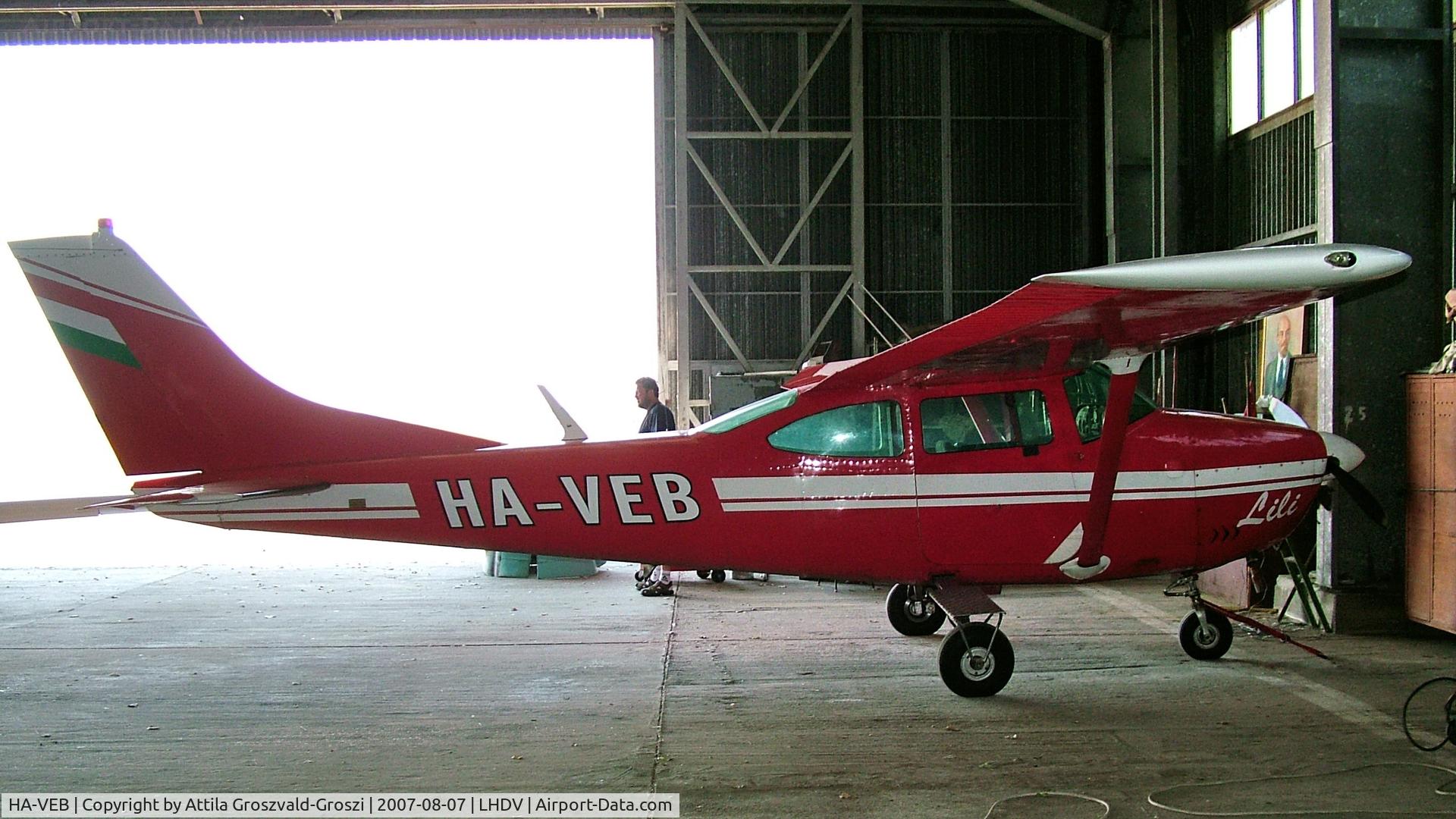 HA-VEB, Cessna 182G Skylane C/N 18255832, Dunaújváros Airport, Hungary