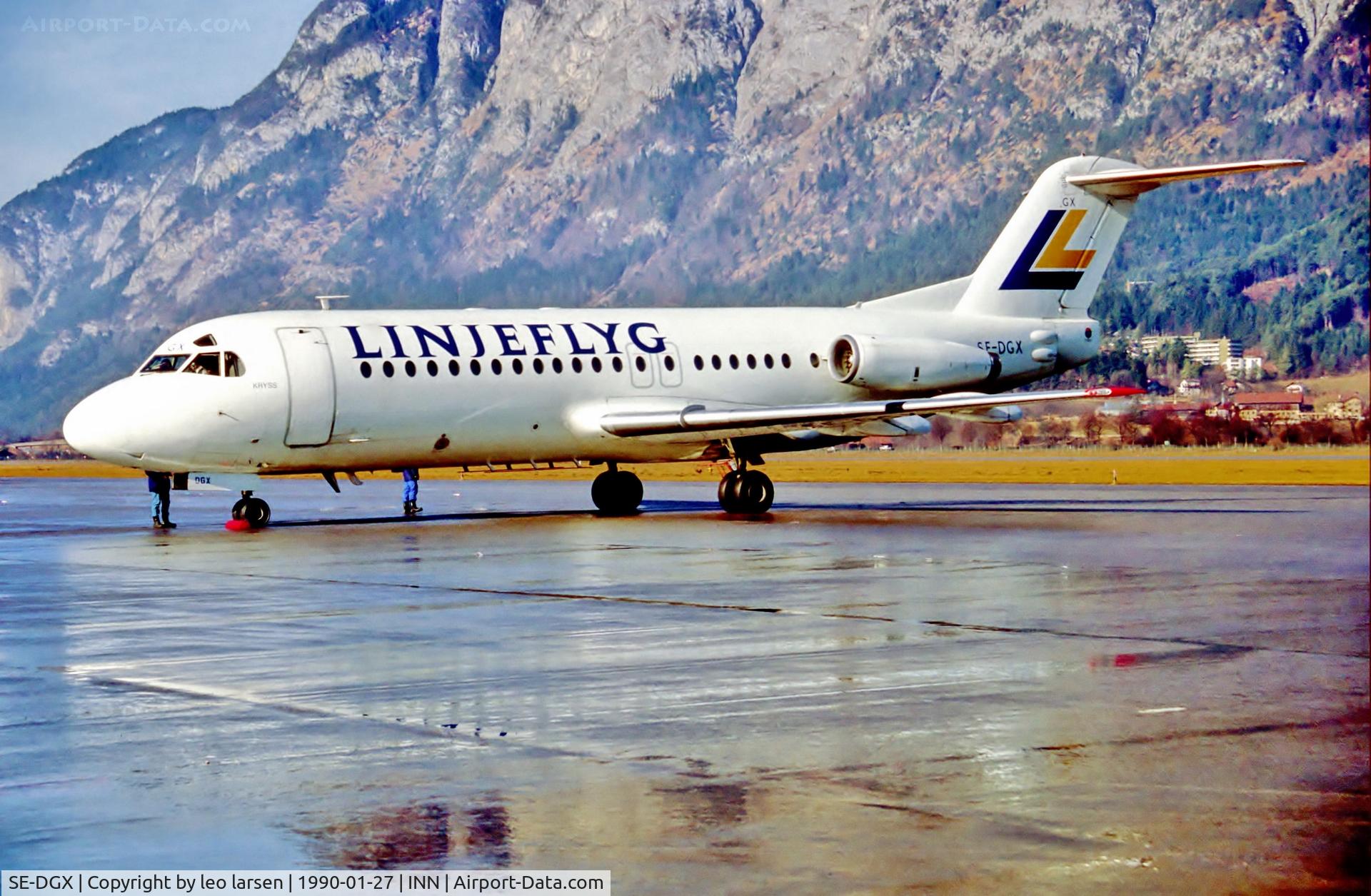 SE-DGX, 1985 Fokker F-28-4000 Fellowship C/N 11225, Innsbruck 27.1.90