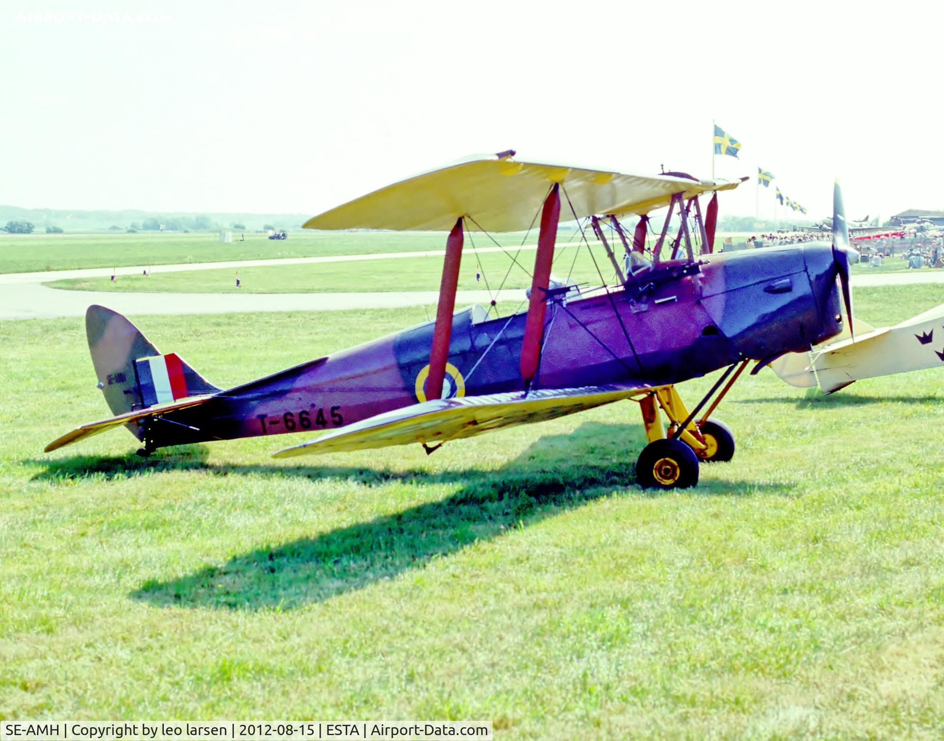 SE-AMH, 1941 De Havilland DH-82A Tiger Moth II C/N 84959, Ængelholm Air Show 10.6.1990