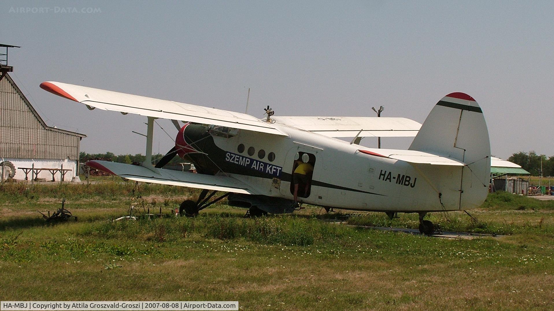 HA-MBJ, 1975 PZL-Mielec An-2R C/N 1G166-28, Nagyszénás agricultural airport and take-off field, Hungary