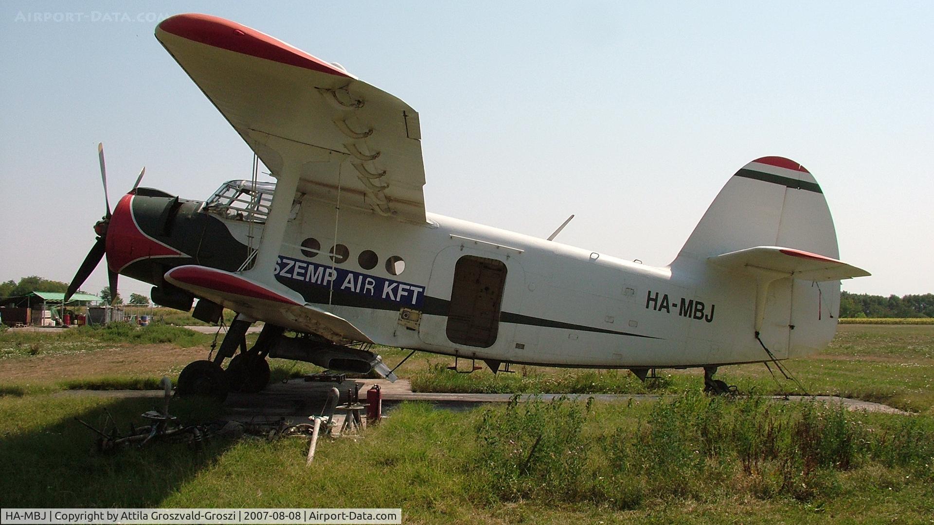 HA-MBJ, 1975 PZL-Mielec An-2R C/N 1G166-28, Nagyszénás agricultural airport and take-off field, Hungary
