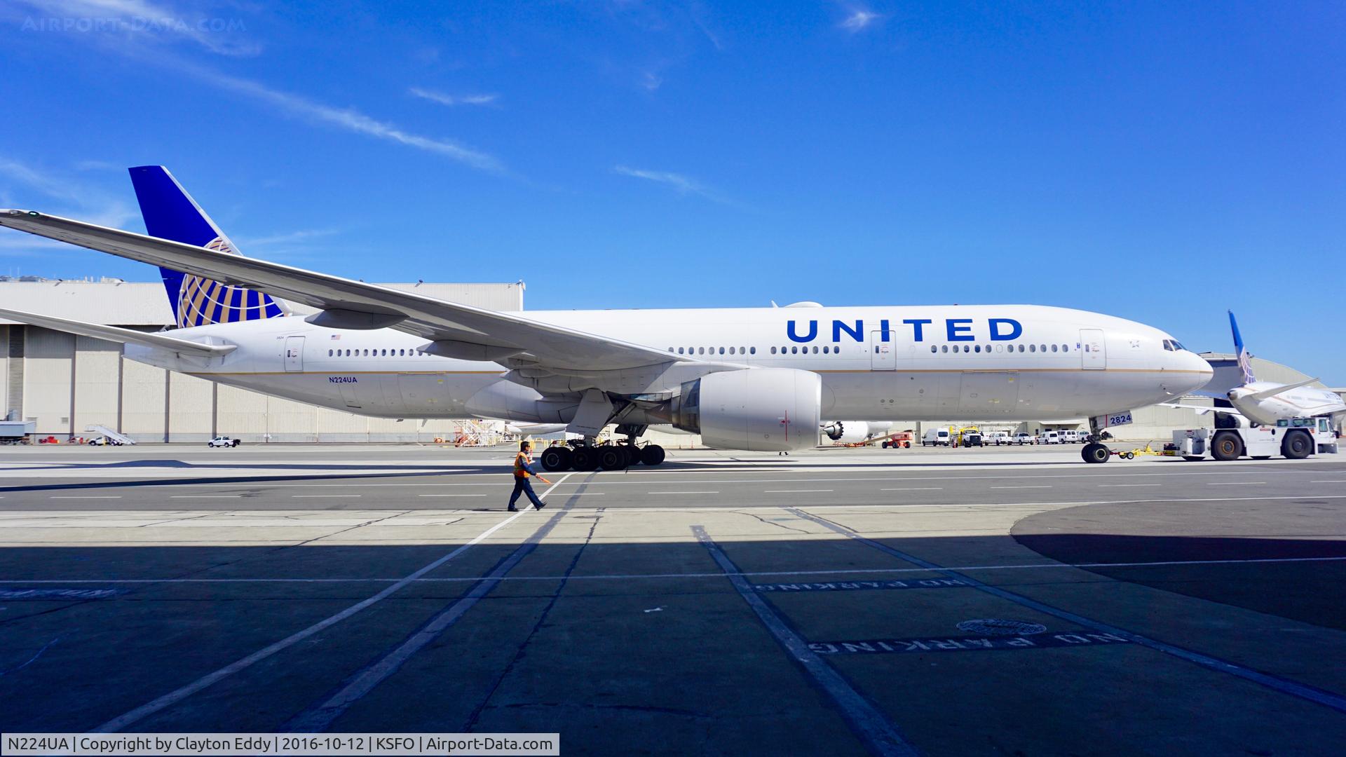 N224UA, 2001 Boeing 777-222 C/N 30225, SFO 2016