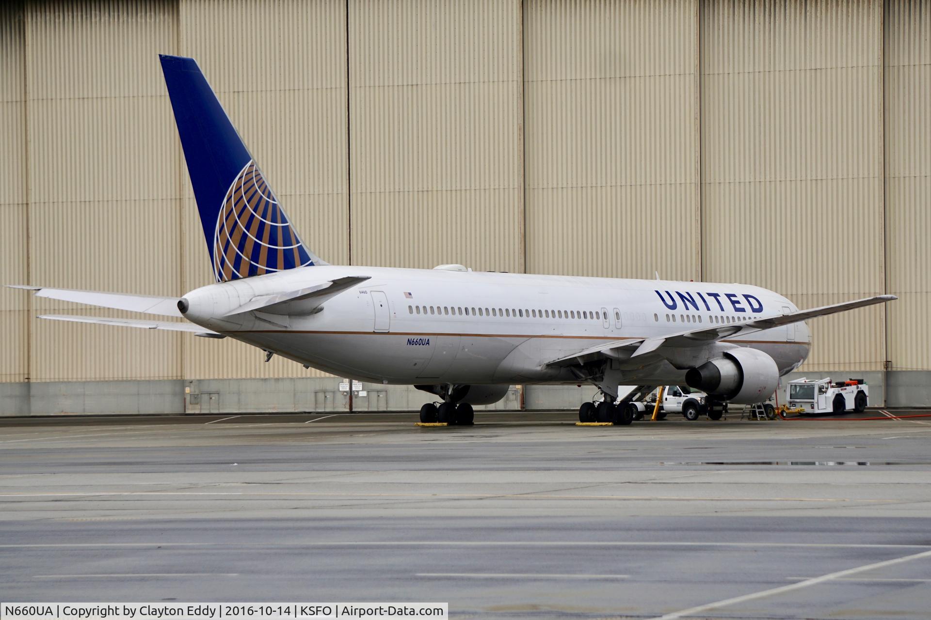 N660UA, 1993 Boeing 767-322/ER C/N 27115, SFO 2016