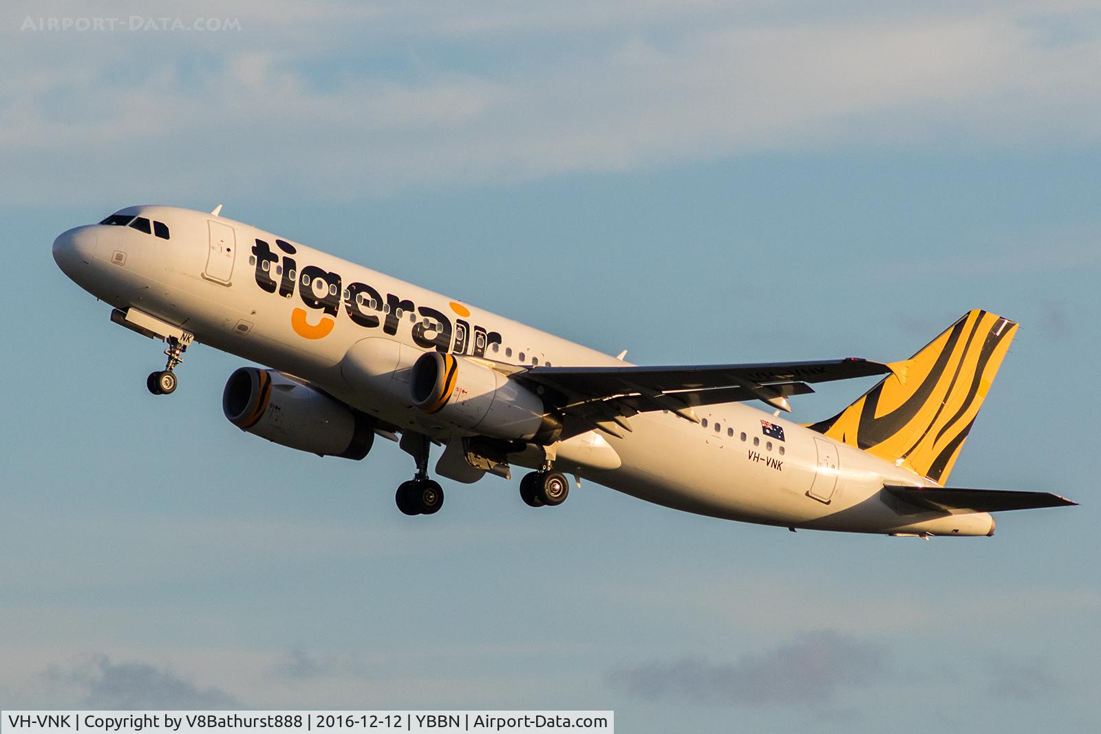 VH-VNK, 2009 Airbus A320-232 C/N 3986, Departure from Brisbane