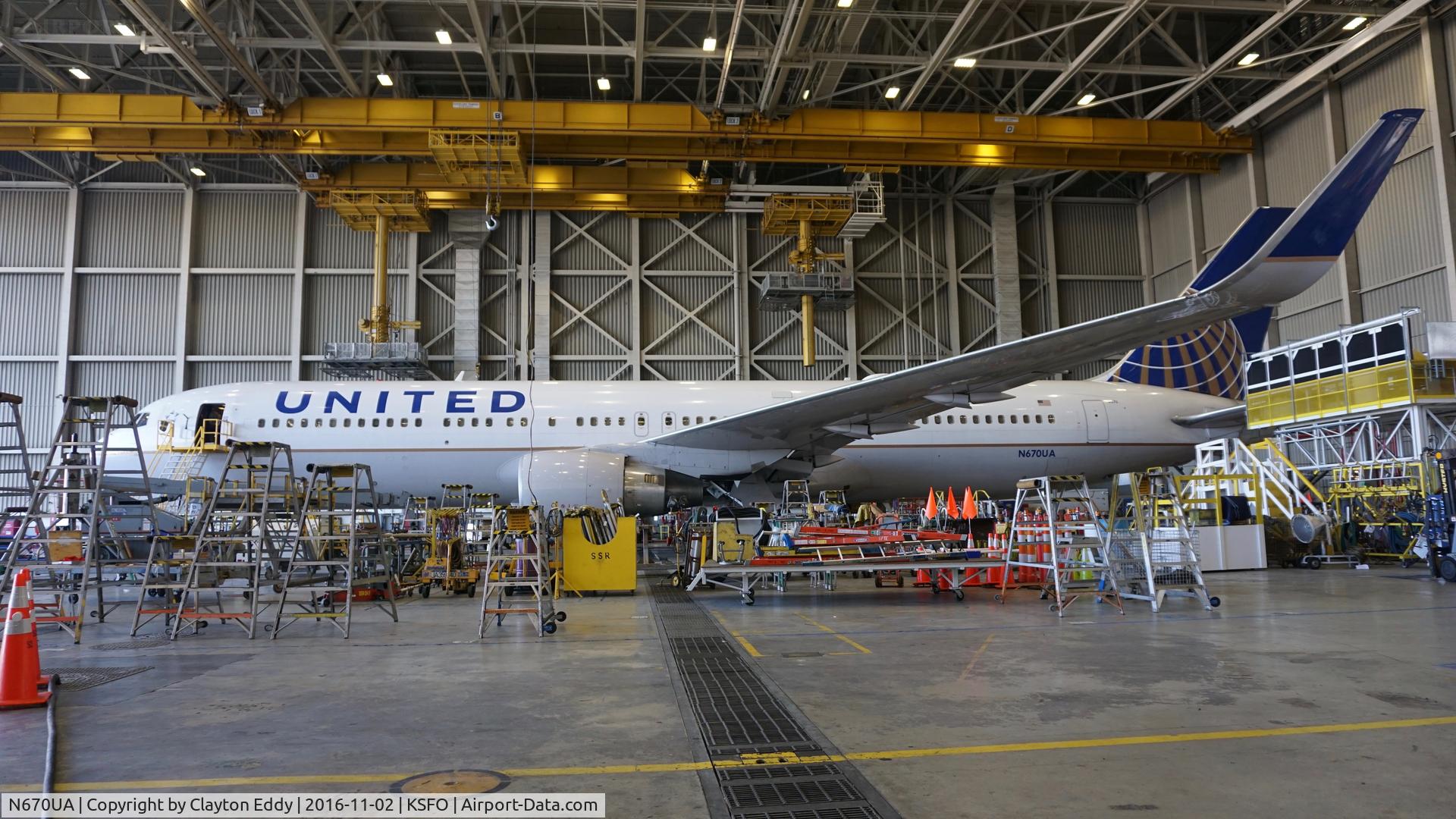 N670UA, 1999 Boeing 767-322 C/N 29240, SFO 2016