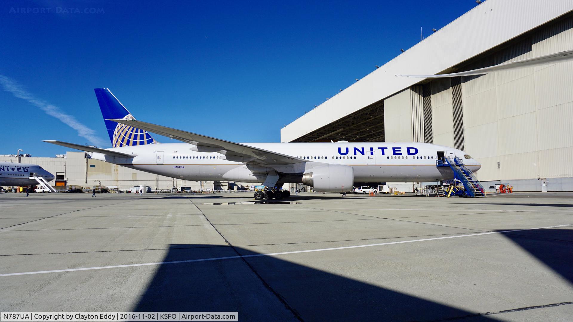 N787UA, 1997 Boeing 777-222 C/N 26939, SFO 2016