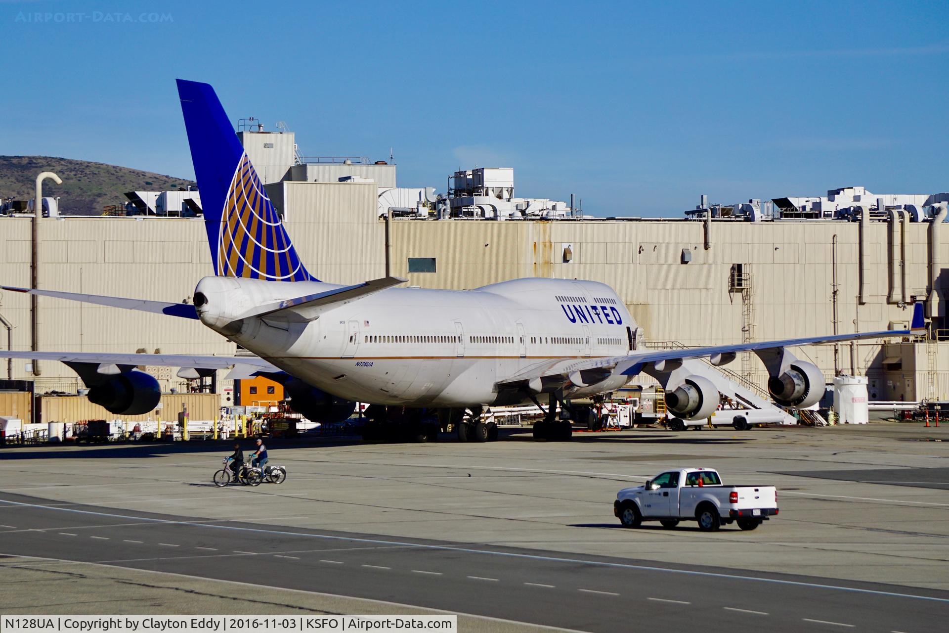 N128UA, 2000 Boeing 747-422 C/N 30023, SFO 2016