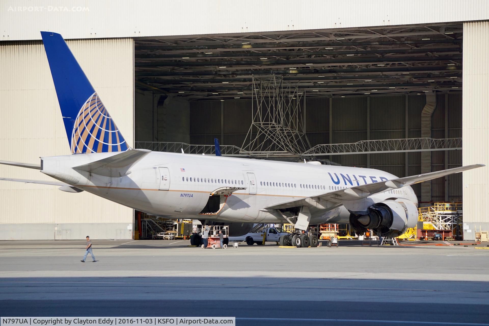 N797UA, 1998 Boeing 777-222 C/N 26924, SFO 2016