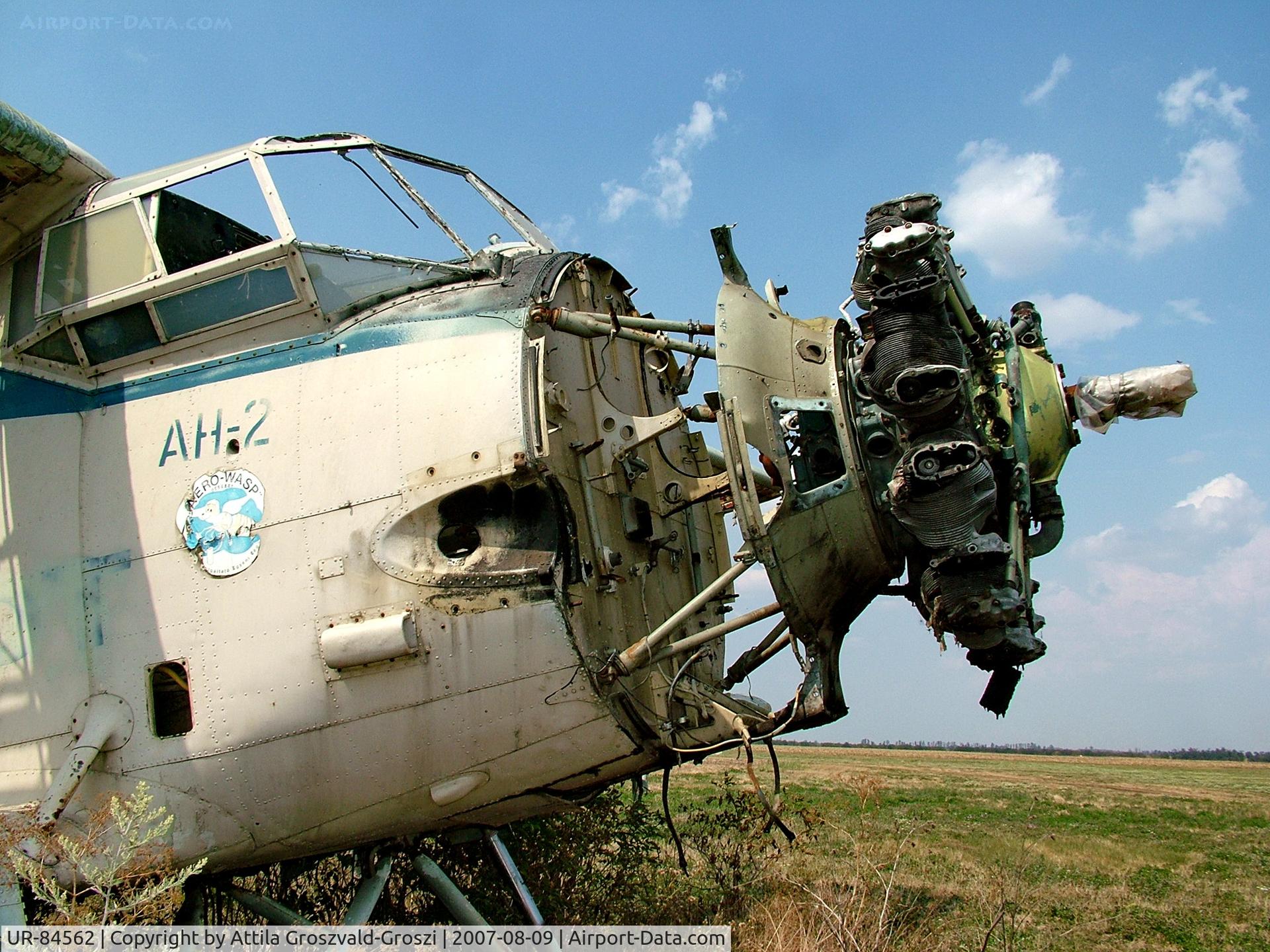 UR-84562, PZL-Mielec An-2R C/N 1G189-29, Orosháza agricultural airport and take-off field, Hungary
